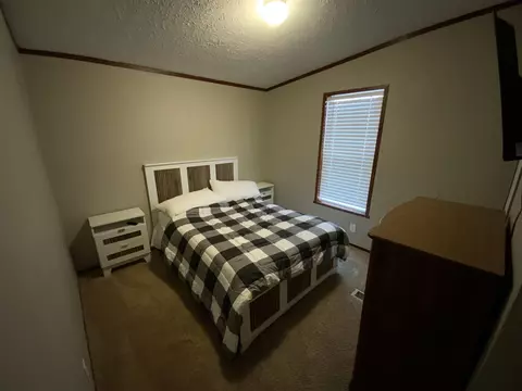 Bedroom - 3806 Catalpa, Jackson, MI 49201 photo 3 of 4