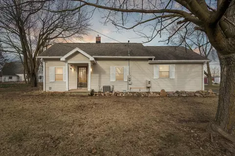 1986 S Cochran, Charlotte, MI 48813