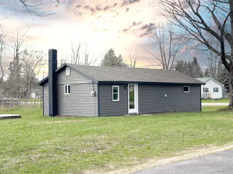 115 Lincoln, Luther, MI 49656