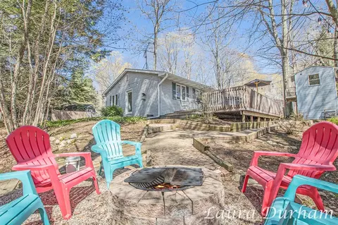 7118 Maple, South Haven, MI 49090