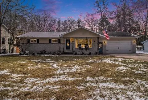 1318 N Lendale, Ludington, MI 49431