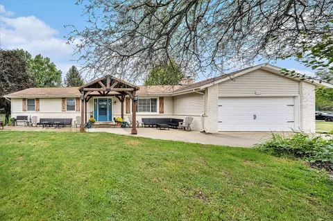 Exterior - 52285 Silver, Three Rivers, MI 49093 photo 2 of 5
