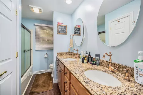 Bath - 52285 Silver, Three Rivers, MI 49093 photo 2 of 3