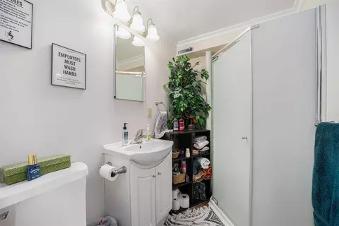 Bath - 52285 Silver, Three Rivers, MI 49093 photo 3 of 3