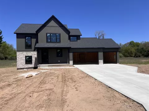 1297 Secluded Pnes, Sparta, MI 49345