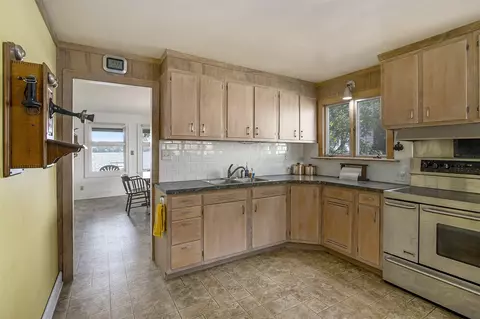 Kitchen - 960 E Gull Lk, Augusta, MI 49012 photo 1 of 3
