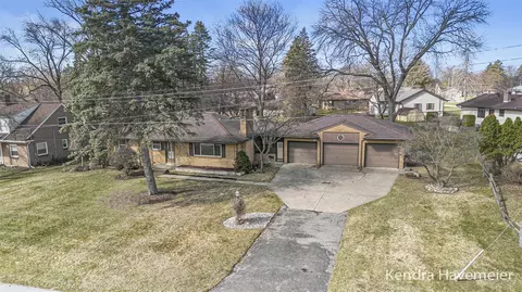 643 Oakhurst, Grand Rapids, MI 49504