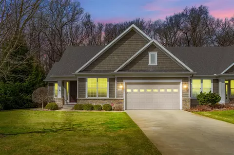8892 Oakland Hls, Portage, MI 49024