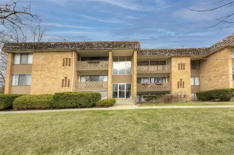 2104 Pauline #306, Ann Arbor, MI 48103