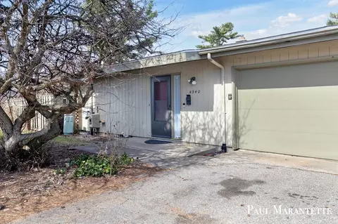 4340 Walnut Hls, Kentwood, MI 49512