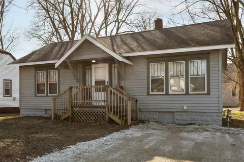 1318 Monroe, Benton Harbor, MI 49022