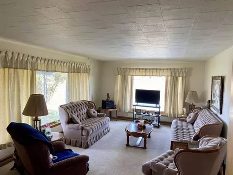 Living - 327 Stringtown, Quincy, MI 49082 photo 1 of 2