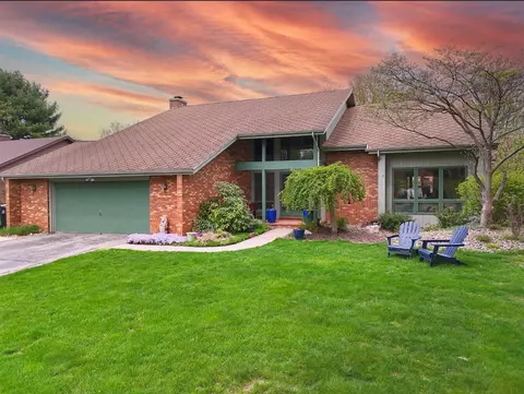 1381 Silverbrook, Saint Joseph, MI 49085