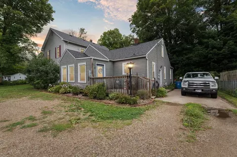1666 W D, Kalamazoo, MI 49009