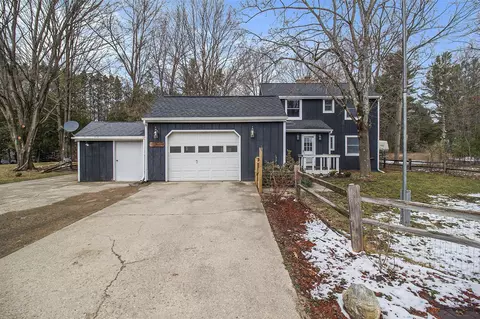 1200 N Meadowbrook, White Cloud, MI 49349