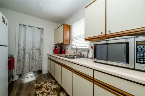 Kitchen - 211 Southeastern, Galien, MI 49113 photo 2 of 2