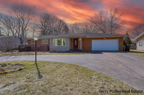 1431 W Norton, Norton Shores, MI 49441