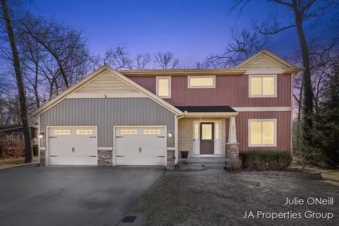 3300 Hidden Hls, Grand Rapids, MI 49546