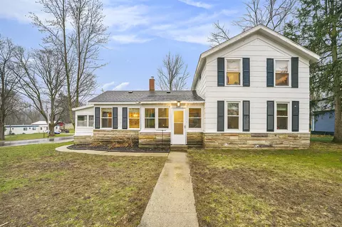 Exterior - 330 E James, Lawrence, MI 49064 photo 5 of 8