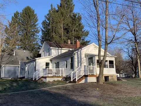 Exterior - 330 E James, Lawrence, MI 49064 photo 3 of 8