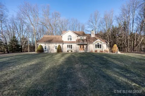 6983 Fox Mdw, Rockford, MI 49341