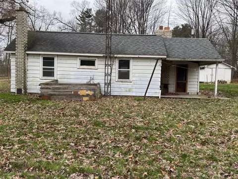 Exterior - 11255 E S, Scotts, MI 49088 photo 4 of 9