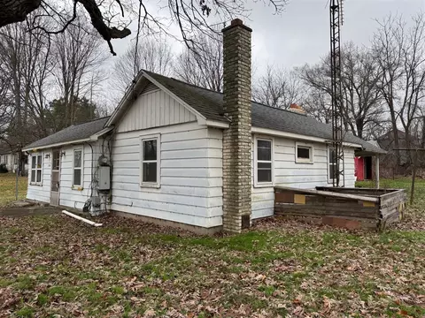 Exterior - 11255 E S, Scotts, MI 49088 photo 2 of 9