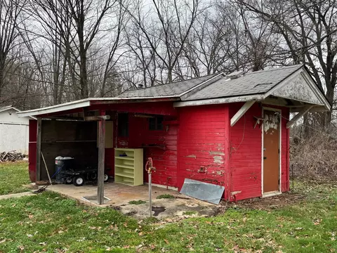 Exterior - 11255 E S, Scotts, MI 49088 photo 6 of 9