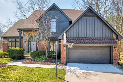 28311 Golf Pointe, Farmington, MI 48331