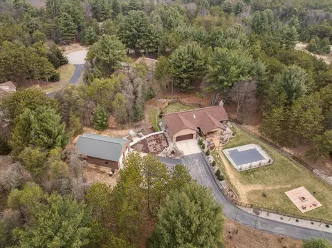 16621 Evergreen Hls, West Olive, MI 49460