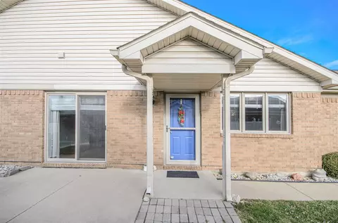 926 May Dr, Monroe, MI 48161 photo 2