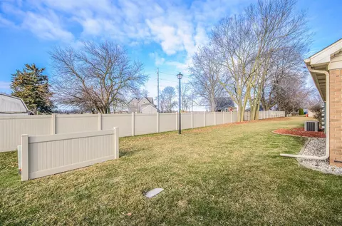 926 May Dr, Monroe, MI 48161 photo 19