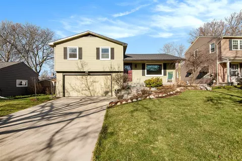 2321 Ridgecroft, Grand Rapids, MI 49546