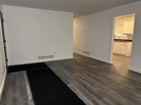 Living - 1335 Roosevelt, Baldwin, MI 49304 photo 4 of 5