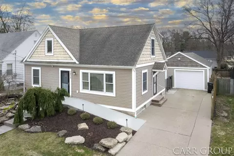 3972 Edgewood, Grandville, MI 49418