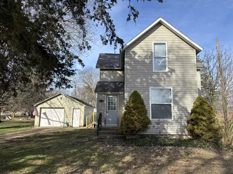 417 N Maple, Fennville, MI 49408