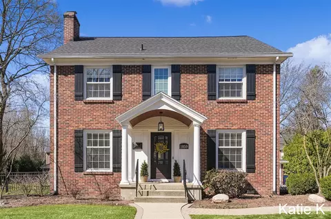 1059 Santa Cruz, East Grand Rapids, MI 49506