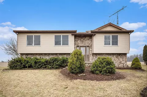 1151 W Reading, Hillsdale, MI 49242