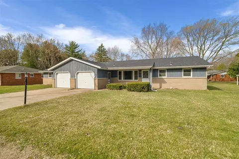 5250 Cleveland, Stevensville, MI 49127