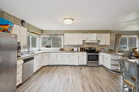 Kitchen - 11638 N West Dr, Bellevue, MI 49021 photo 4 of 5