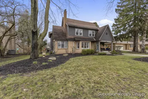 2445 Oakwood, Grand Rapids, MI 49506
