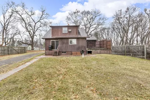 Exterior - 909 Munith, Jackson, MI 49201 photo 7 of 16