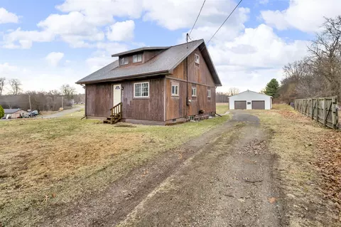 909 Munith, Jackson, MI 49201