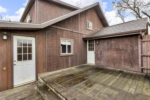 Exterior - 909 Munith, Jackson, MI 49201 photo 15 of 16