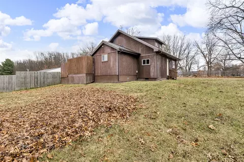 Exterior - 909 Munith, Jackson, MI 49201 photo 4 of 16