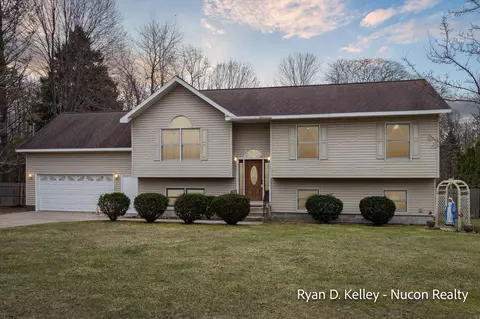 621 Porter, Norton Shores, MI 49441