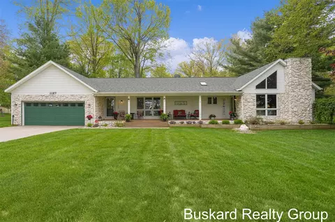 1127 Wolf Lk, Baldwin, MI 49304