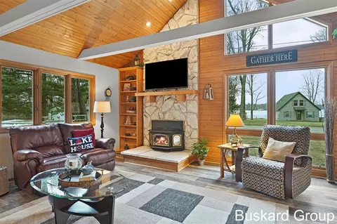 Living - 1127 Wolf Lk, Baldwin, MI 49304 photo 3 of 6