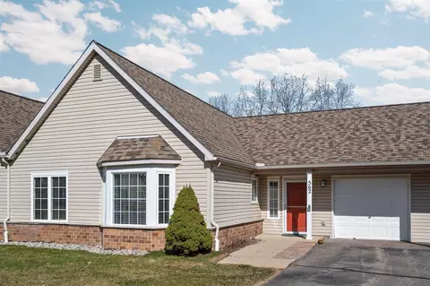 562 Lancaster, Saline, MI 48176