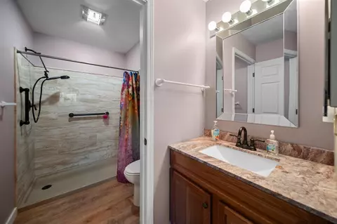 Bath - 562 Lancaster, Saline, MI 48176 photo 2 of 5